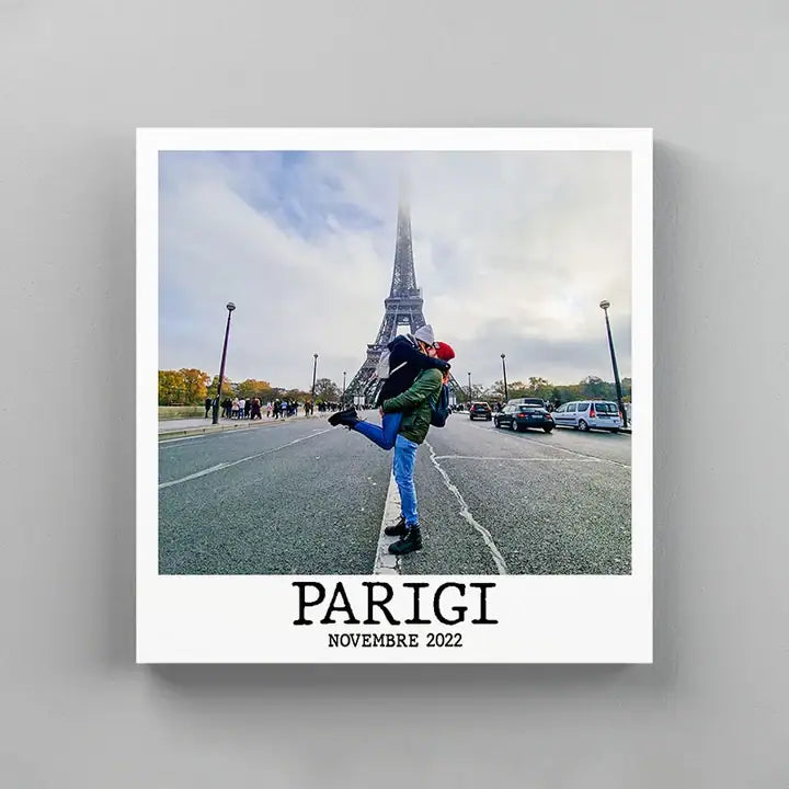 Polaroid Canvas 15x15 con foto di Parigi, bordo bianco e titoli personalizzati